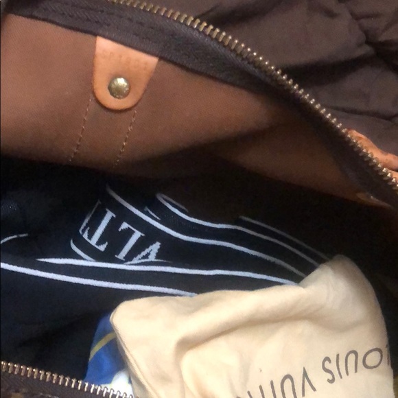 Louis Vuitton bag - Picture 8 of 12